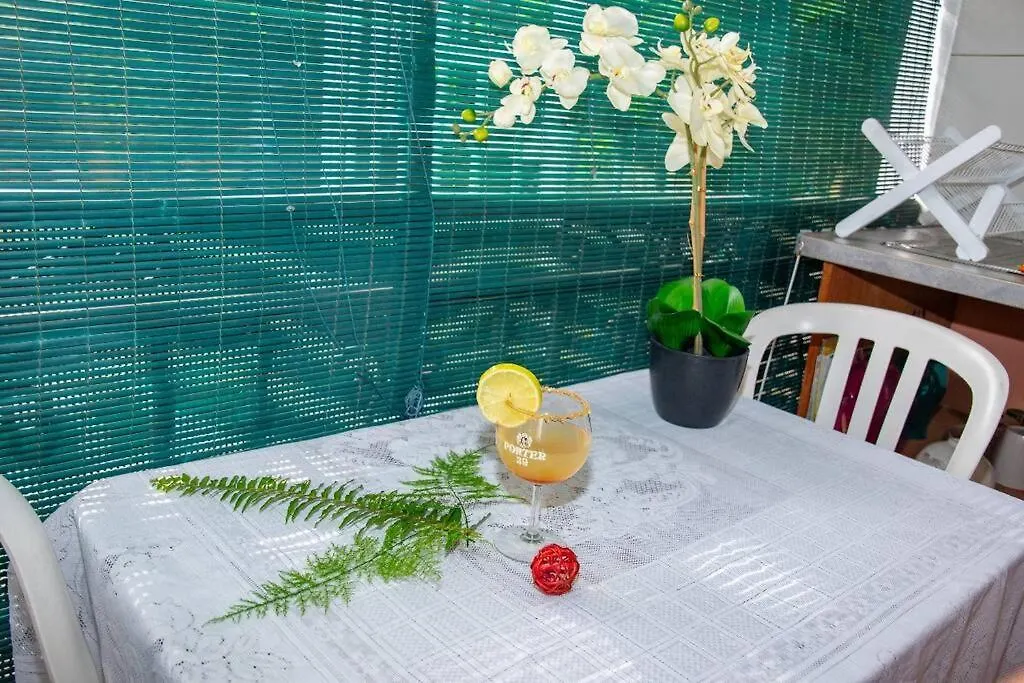 Studio Prive Climatise En Bas De Villa Фор-де-Франс Апартаменты